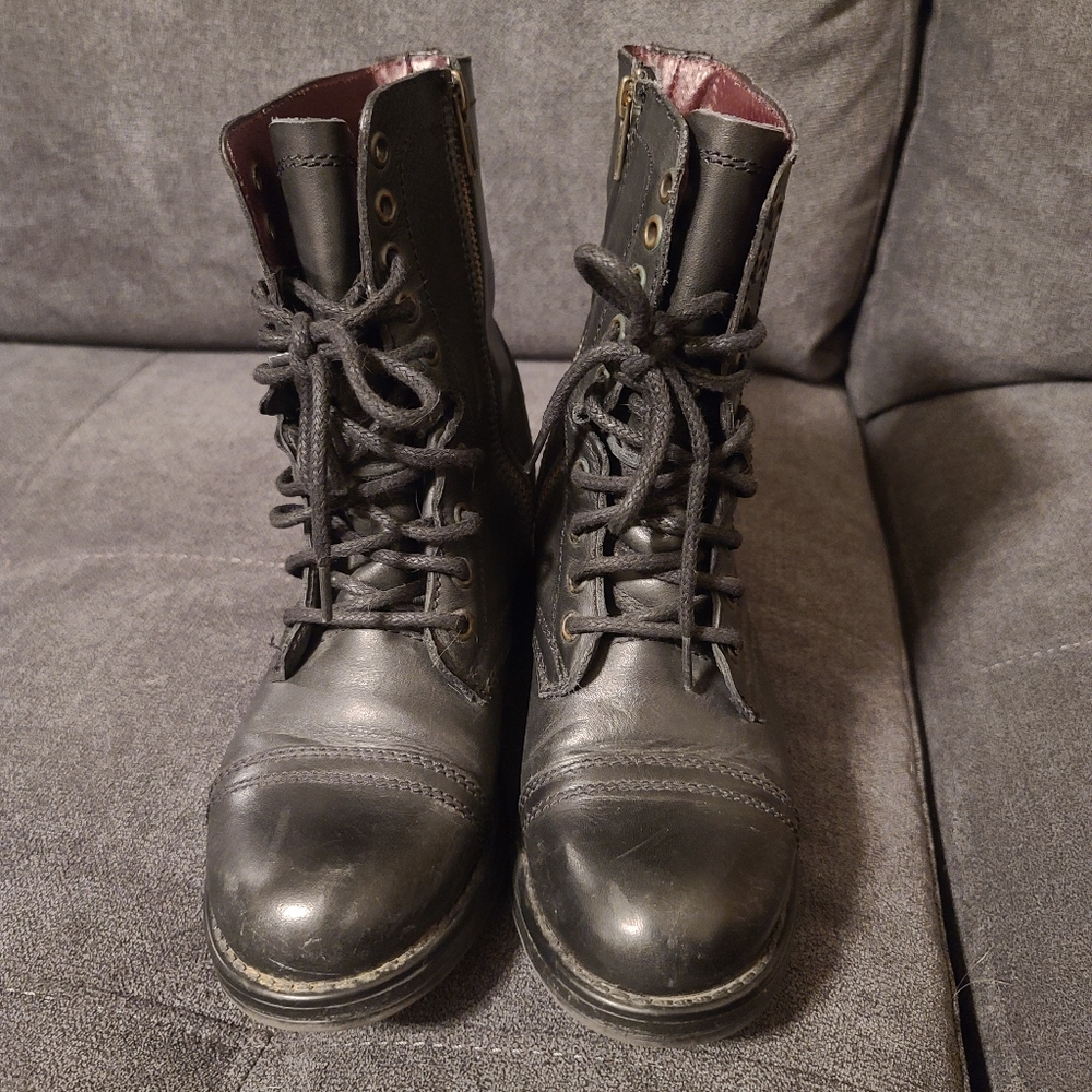 Steve Madden Troopa 2.0 - Size 7.5